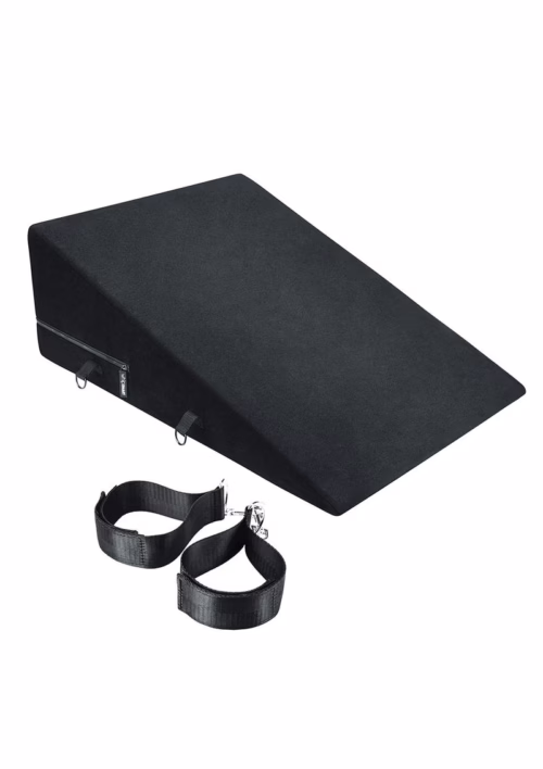 Whip Smart Try Angle cushion triangular positioning aid in black